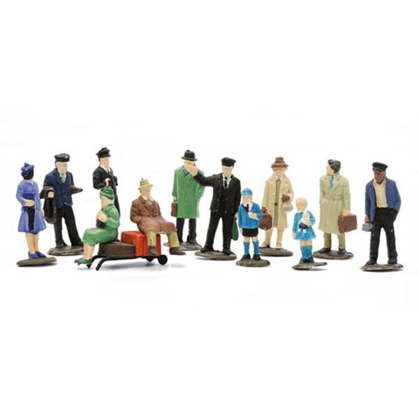 Platform Figures  OO unpainted
