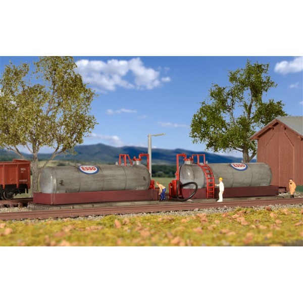 Diesel oil filling station N gauge