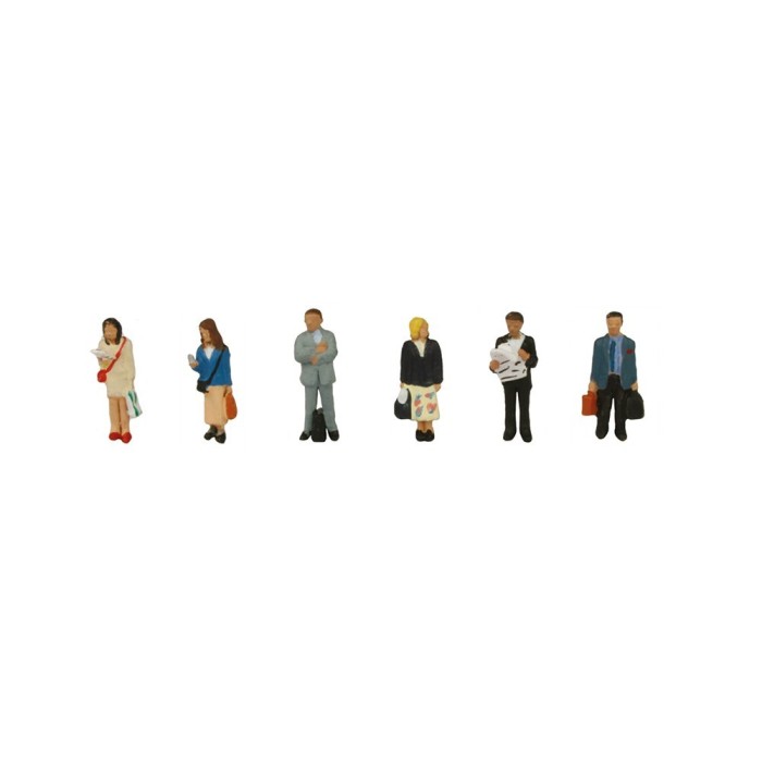 Station Passengers Standing N gauge