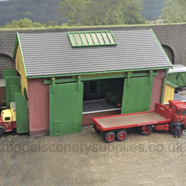 Goods Shed OO  GM482