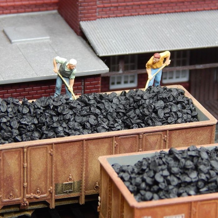 Coal 'Brown' OO From Juweela
