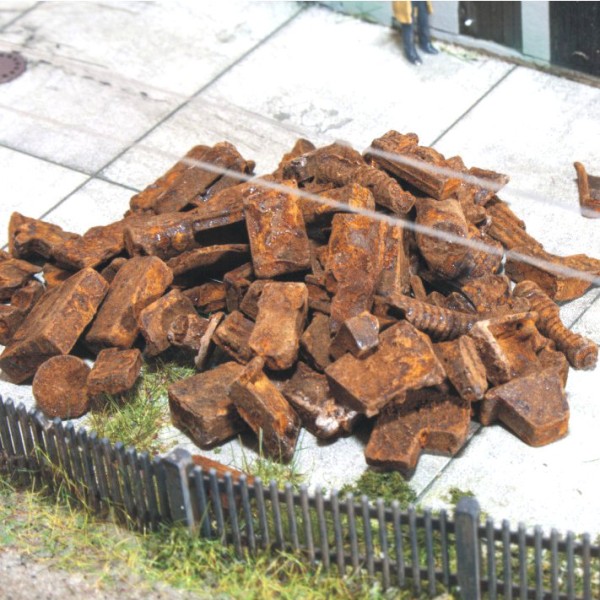 Rusty Old Scrap Metal N and TT gauge Juweela 21209