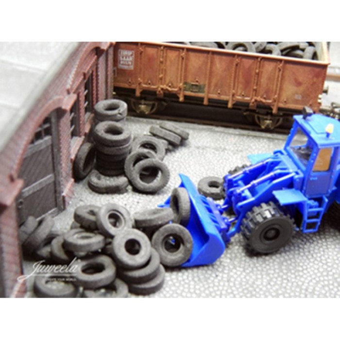 Old Tyres OO Old Tyres OO