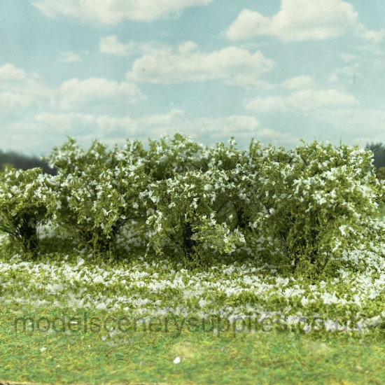 Model Bushes White Flowering 30mm Tall Silhouette 25225