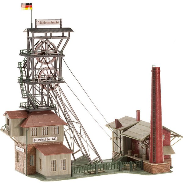 Mine Buildings with Wheel Gear OO