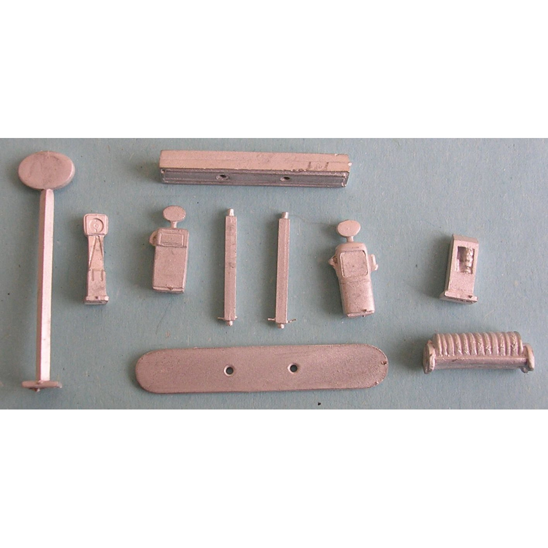 Garage Forecourt Scene N gauge