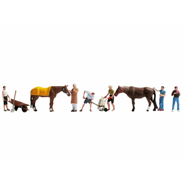 Stable Hands and Workers with Horses OO Noch 15634