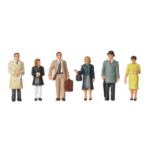 1960/70s Standing Station Passengers OO