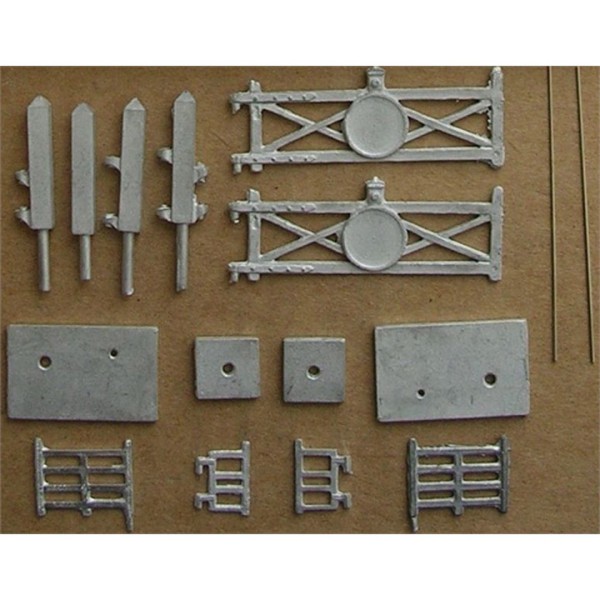 Level crossing gates with wicket gate Single track N gauge