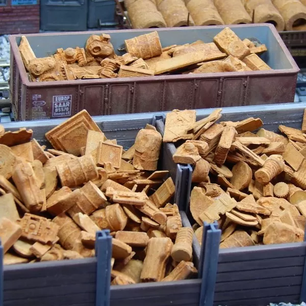 Rusty Old Scrap Metal OO 1:72 scale