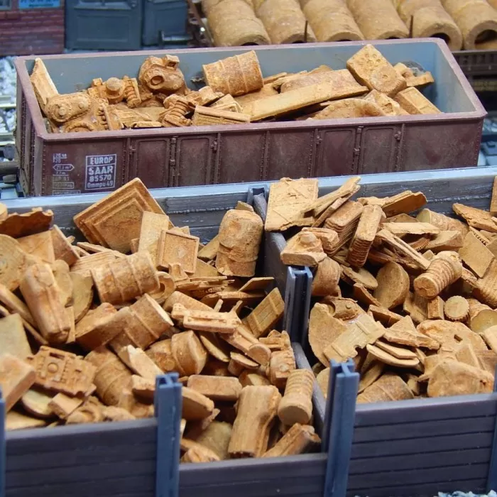 Rusty Old Scrap Metal OO 1:72 scale