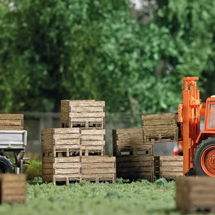 WOODEN HARVEST CRATES  OO  