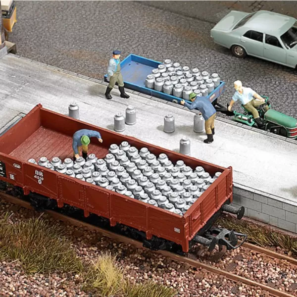 Milk Churns Milk Cates and milk Bottles OO Busch 1145