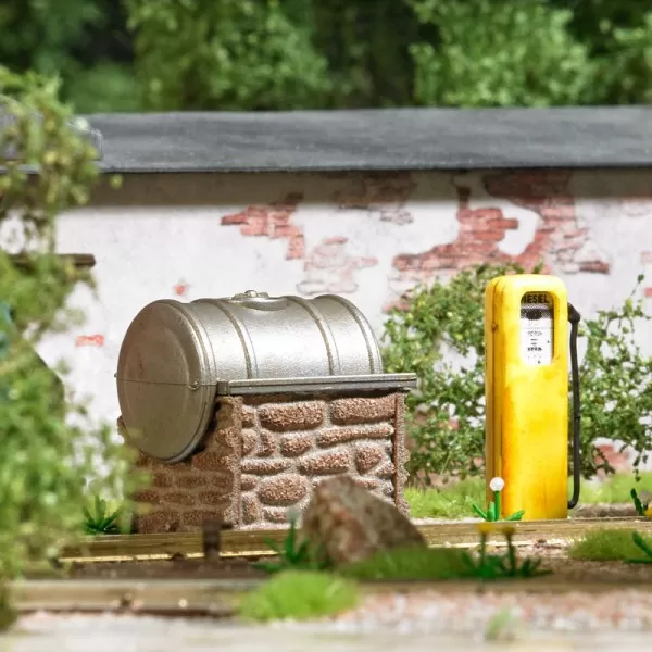 Diesel Fuelling Station OO and OO9 narrow gauge