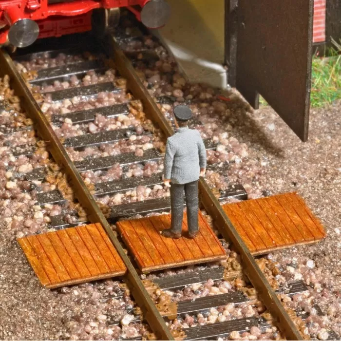 Wooden Track Crossing OO Busch 1930