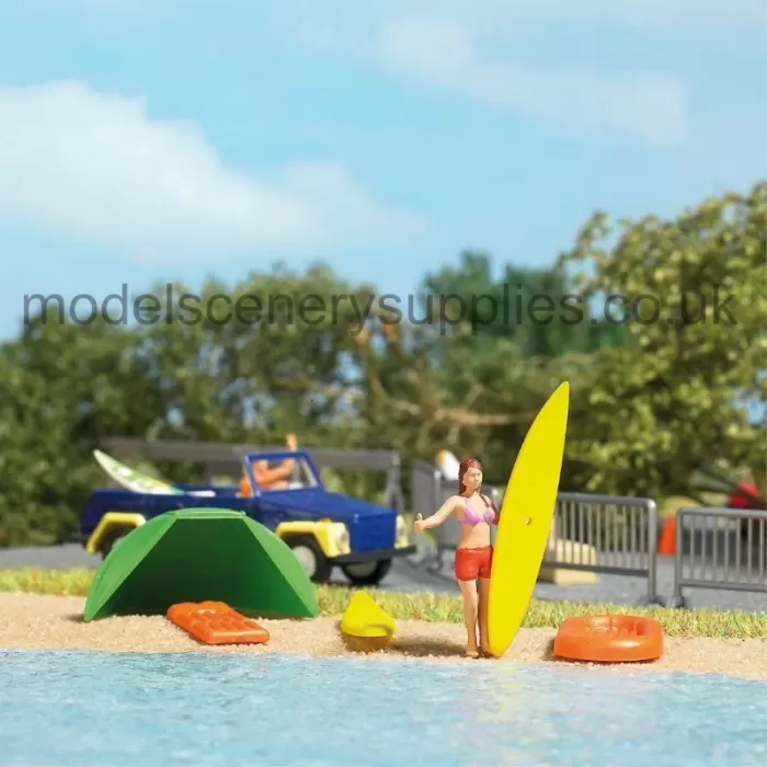 Hitchhiking or Surfing? The Thumb Up Girl OO Busch 7943