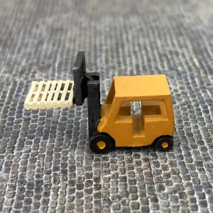 Fork Lift Truck with adjustable forks N gauge