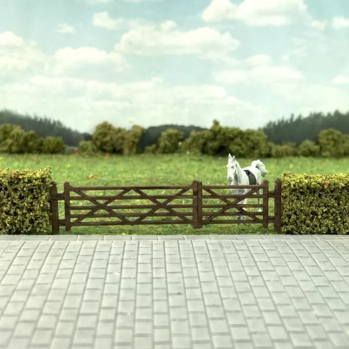 Wooden Five Bar Gates OO