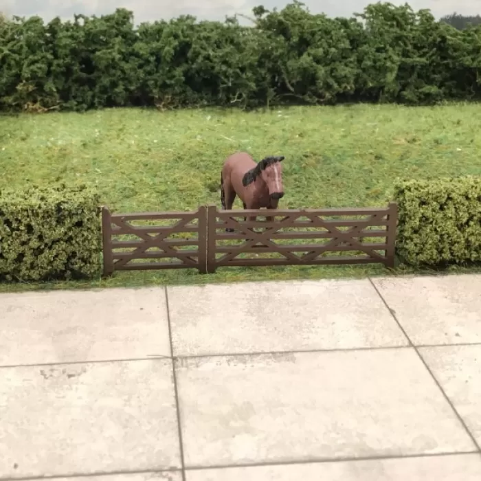 Wooden Five Bar Gates OO
