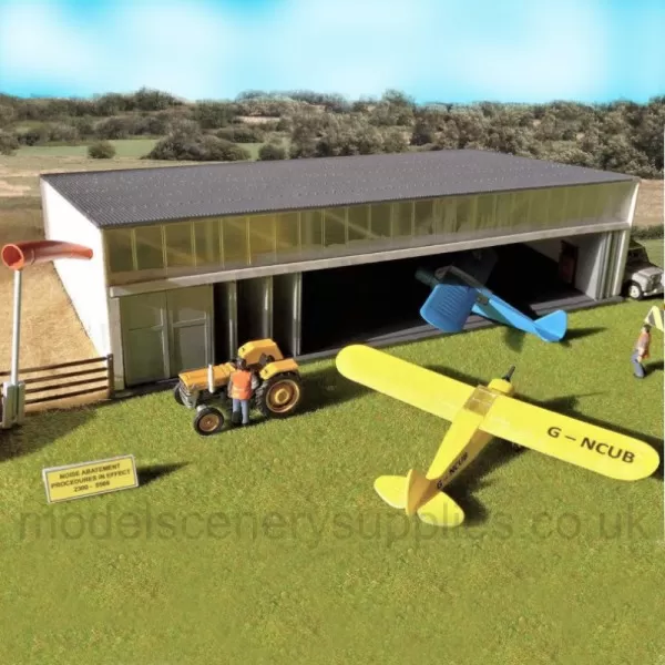 Airfield Hangar OO  GM445