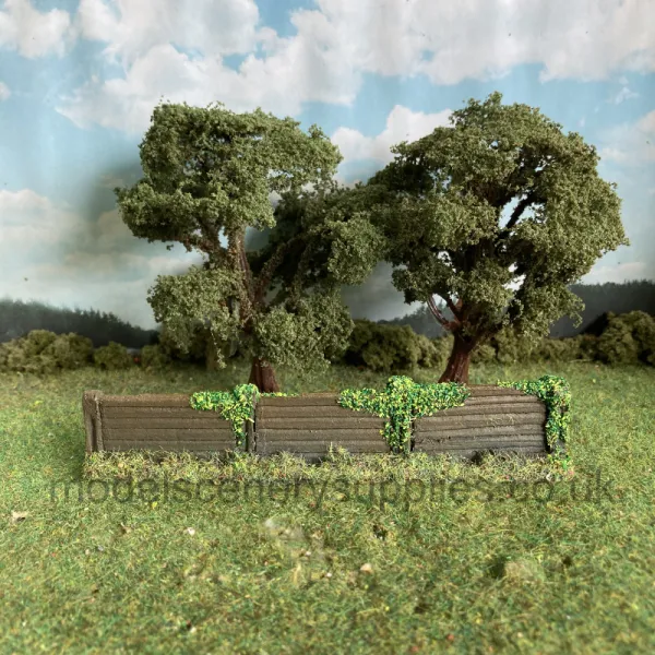 Railway Fencing with climbing Ivy OO  Javis PF18