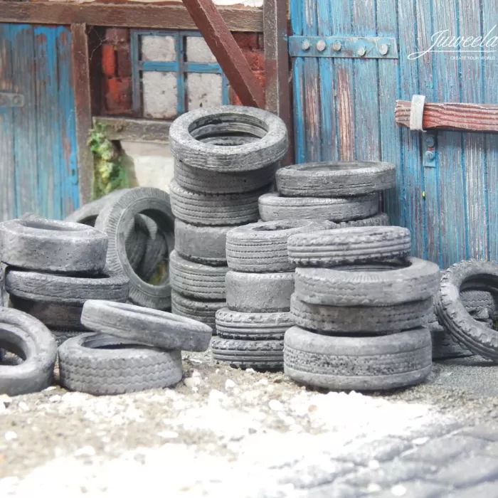 Old Tyres 1:32/1:35