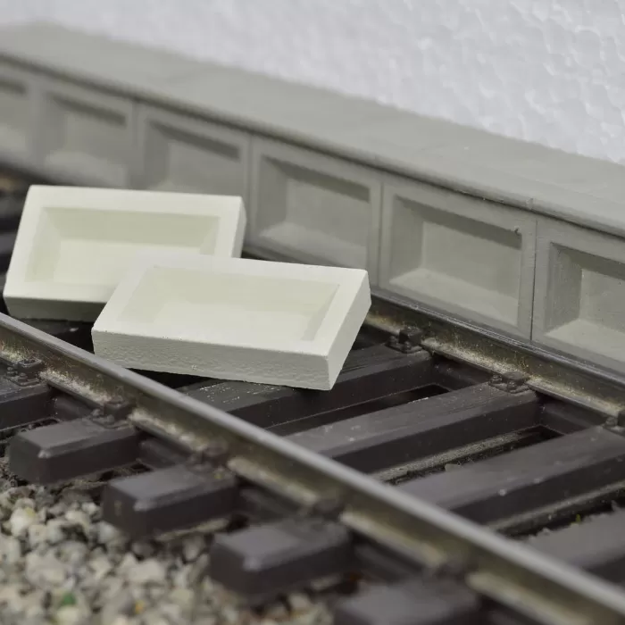 Station Platform edge wall O 