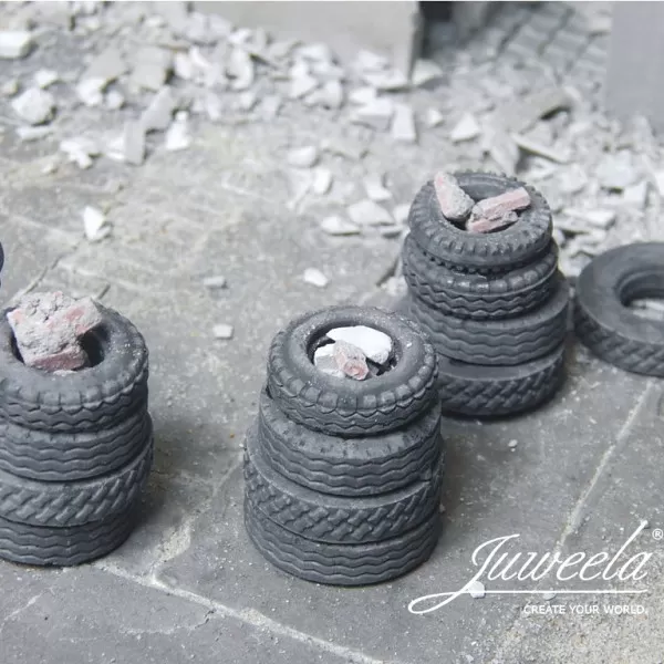 Barriers of Old Tyres OO and 28mm