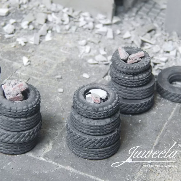 Barriers of Old Tyres OO and 28mm