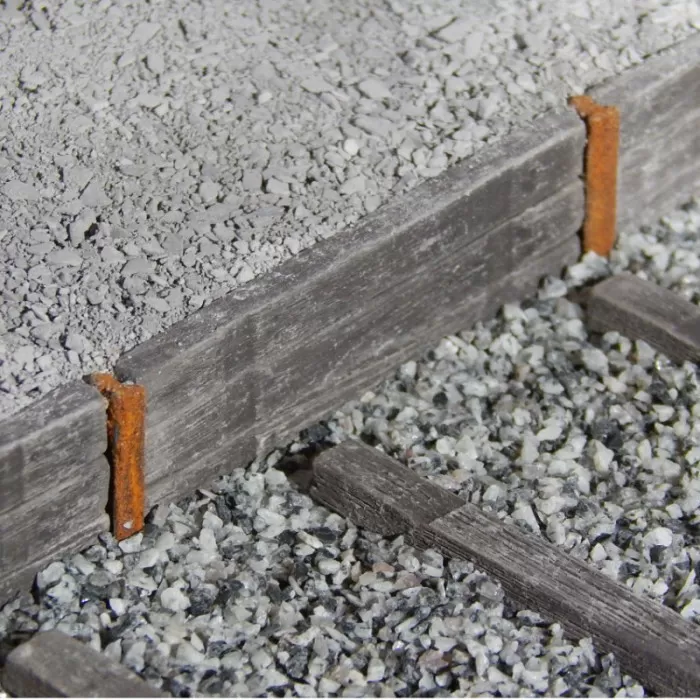 Wooden Sleeper Retaining Wall or Platform Edge OO