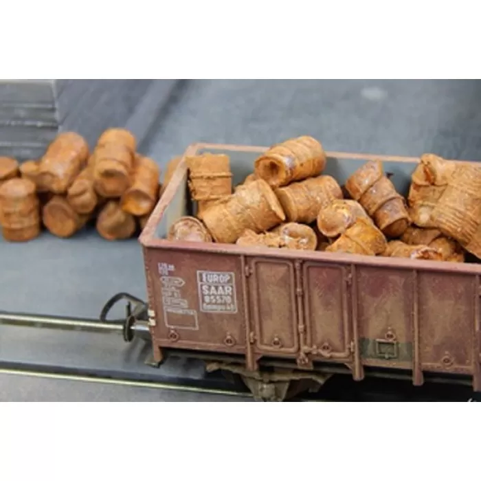 Rusty Old Drums / Barrels 1:45  O Gauge