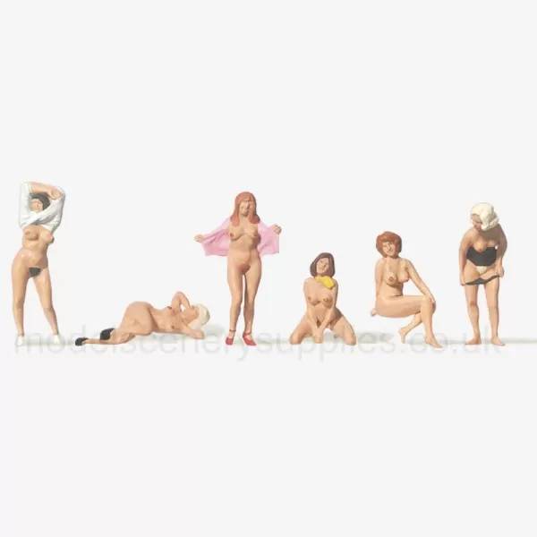 Nudist Swimmers Undressing  OO