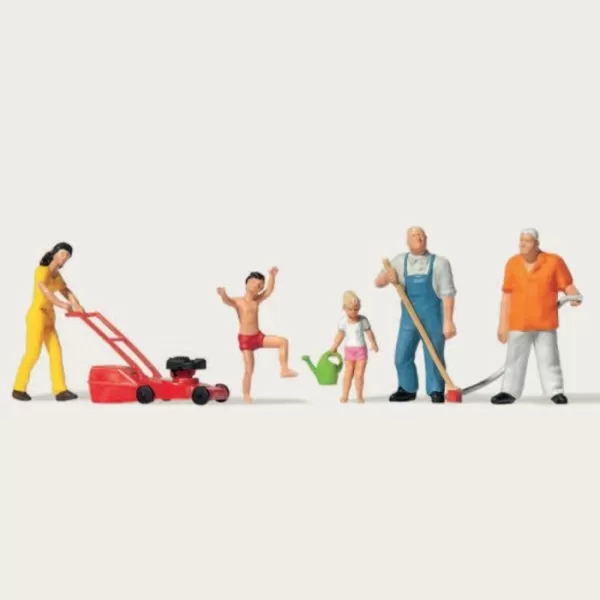 Gardeners and in the Garden OO