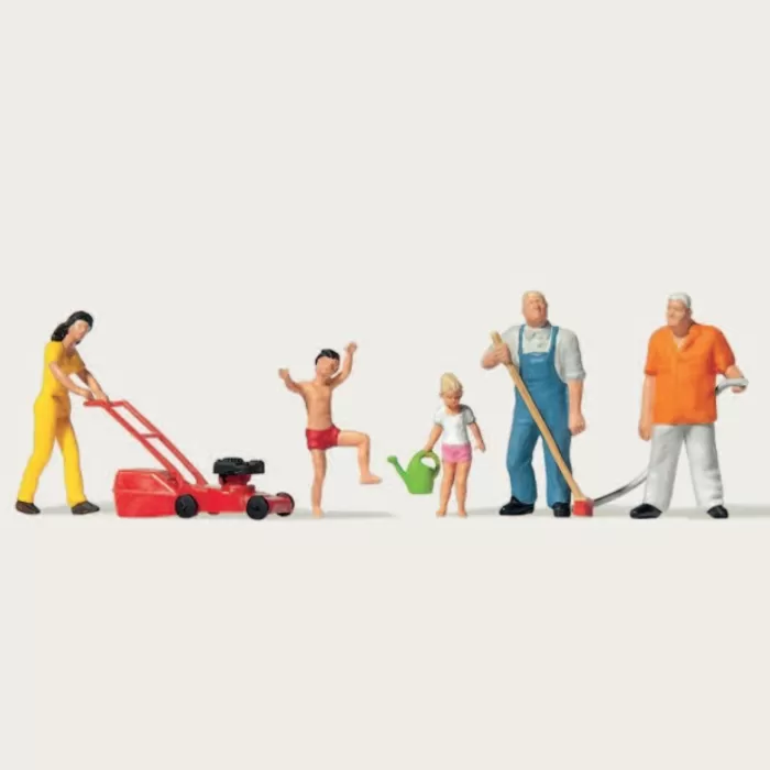 Gardeners and in the Garden OO