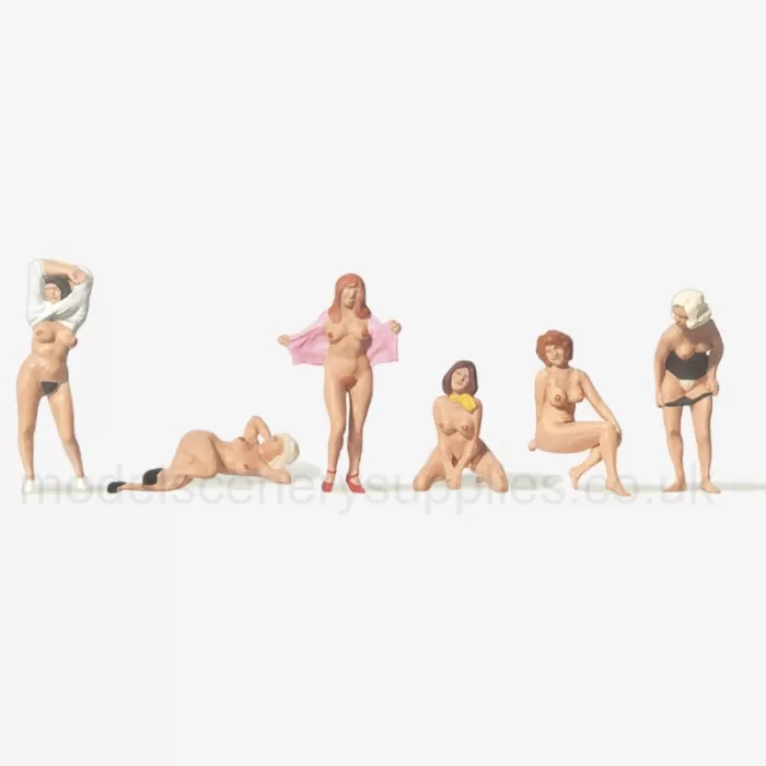 Nudist Swimmers Undressing  TT scale 1:120