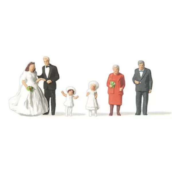 Wedding Group with Bride and Groom  N gauge