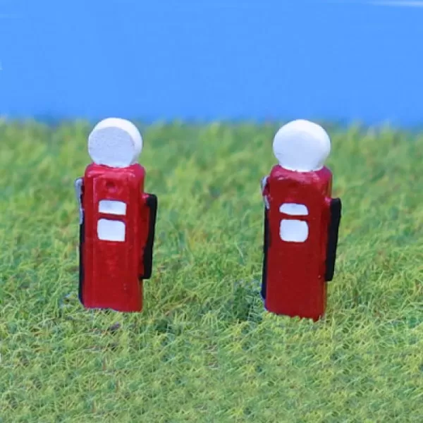 1950s Petrol pumps N Gauge