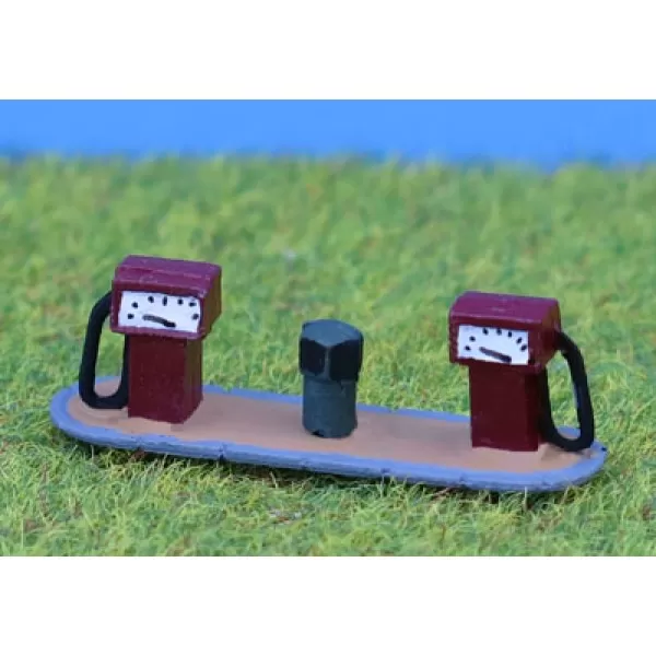 1960s Petrol Pumps N Gauge