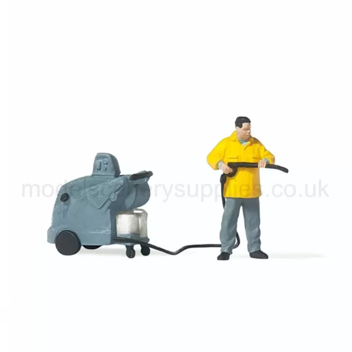 Man With Pressure Washer OO Preiser 28253