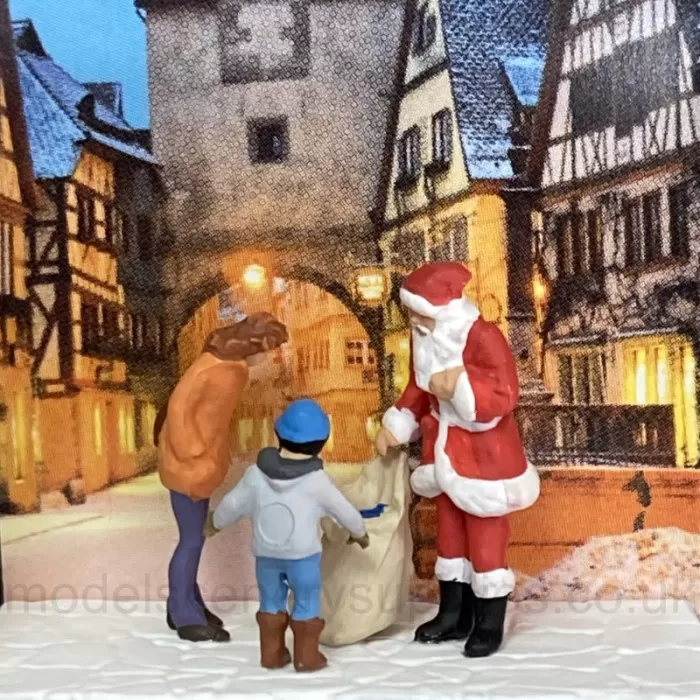 Father Christmas with Bag Motif Box Scene Preiser 99600