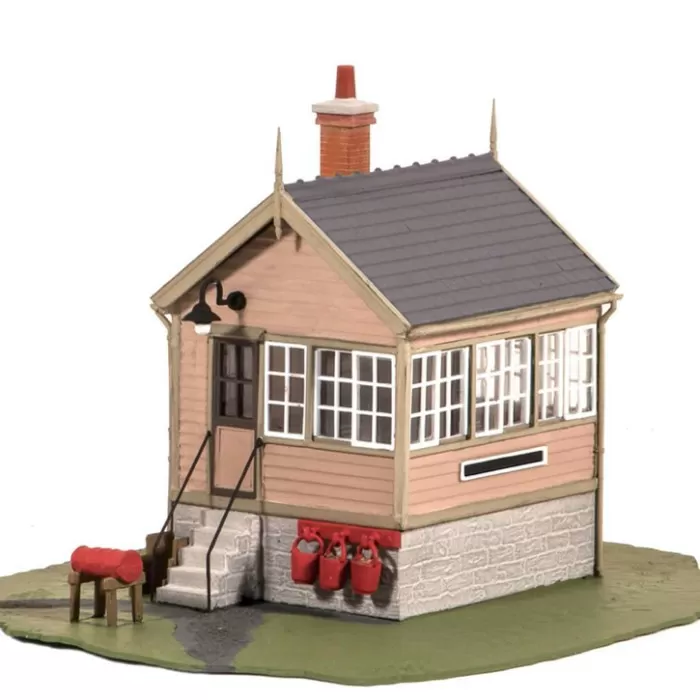 Platform or Ground Level Signal Box OO