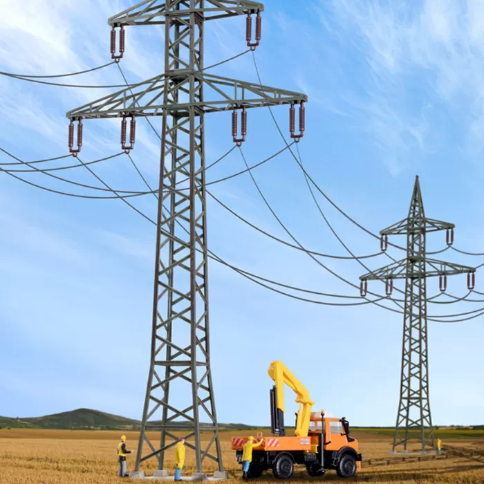 Electricity pylons OO