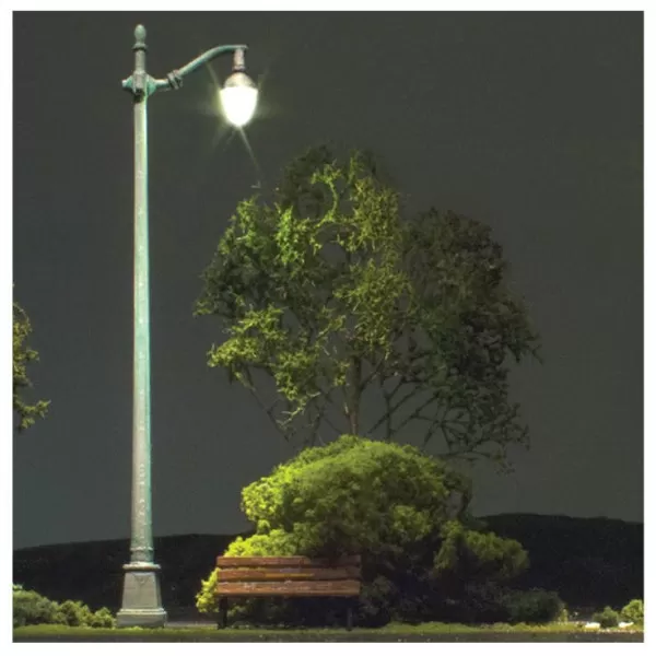 Street Lights Arched Cast Iron  OO