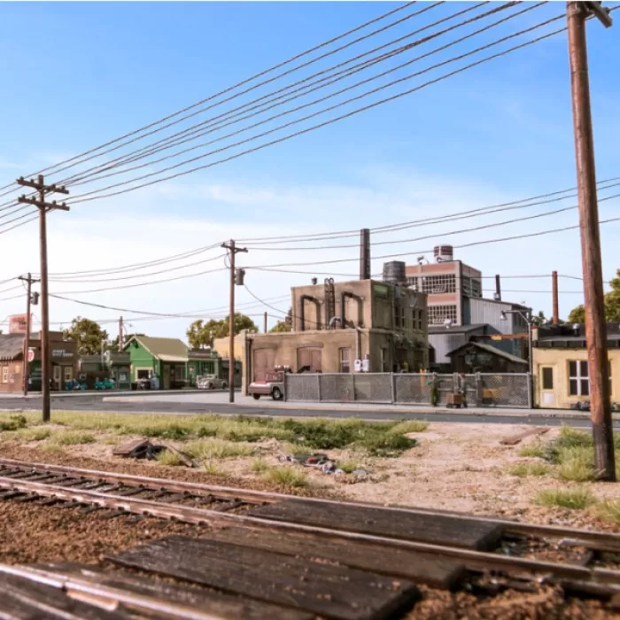 Electric Telegraph Poles Single Bar Pre-wired From Woodland Scenics OO