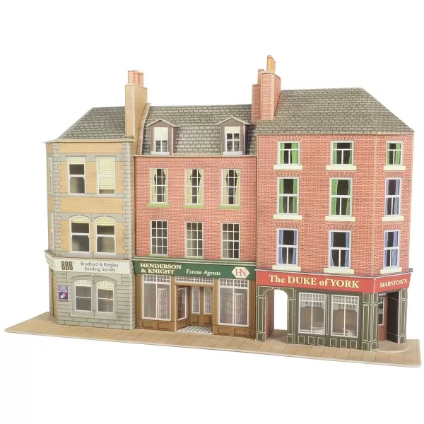 Low Relief Pub and Shops OO  PO205