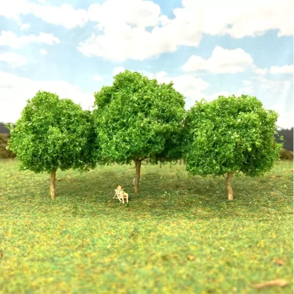 Oak Trees 40 - 50mm Tall 