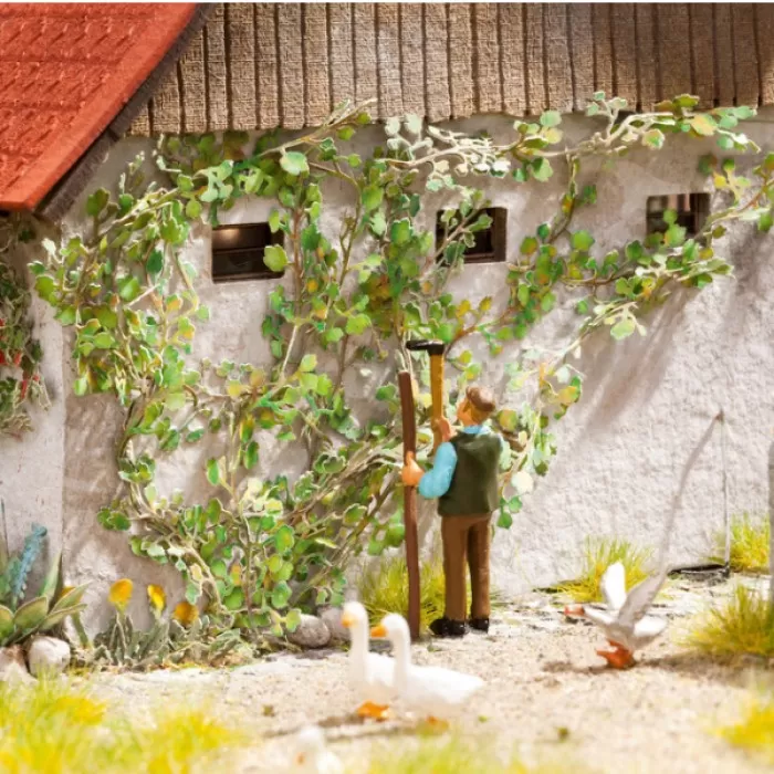 Laser Cut Minis - Virginia Creepers   OO  / TT