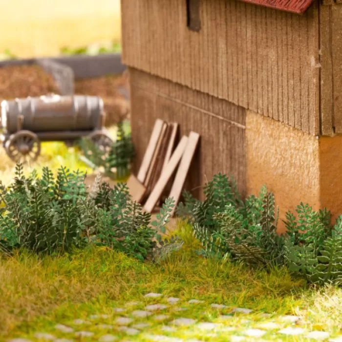 Laser Cut Minis - Stinging Nettles  OO  / TT