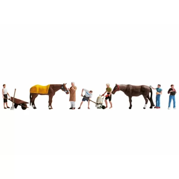 Stable Hands and Workers with Horses OO Noch 15634