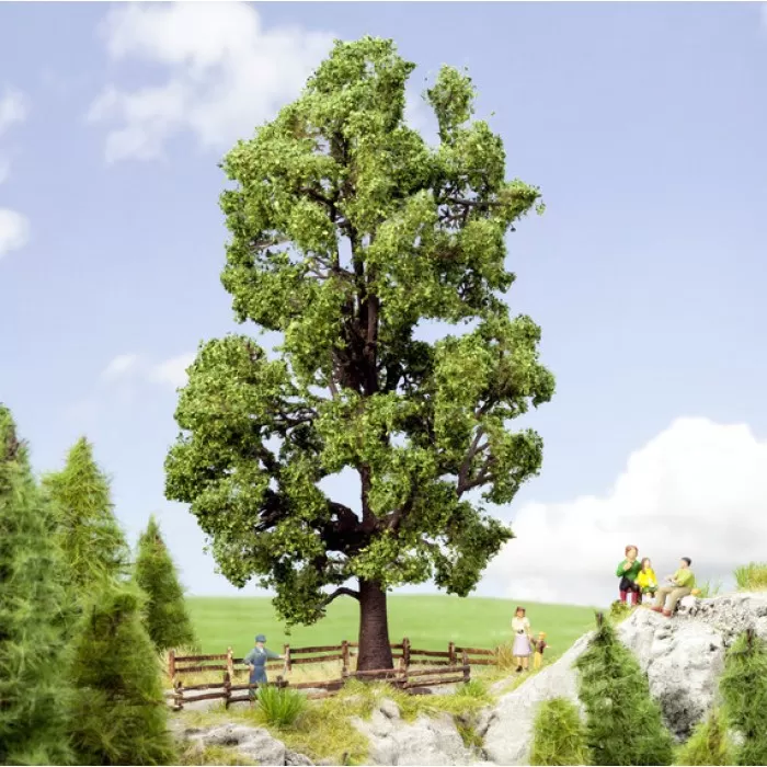 Chestnut Tree 100mm wide x 180mm tall Noch 21802